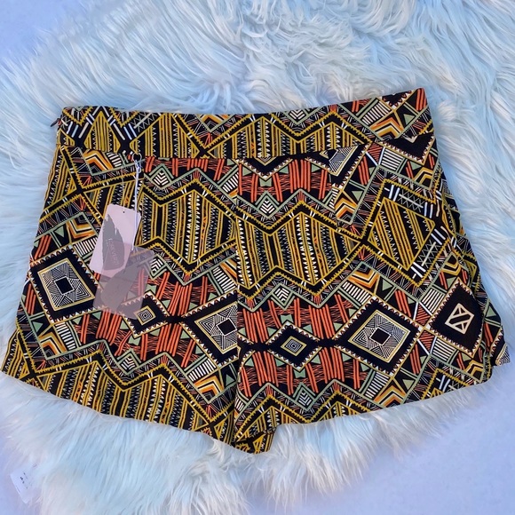 Forever 21 geometric patterned skort - Picture 4 of 7